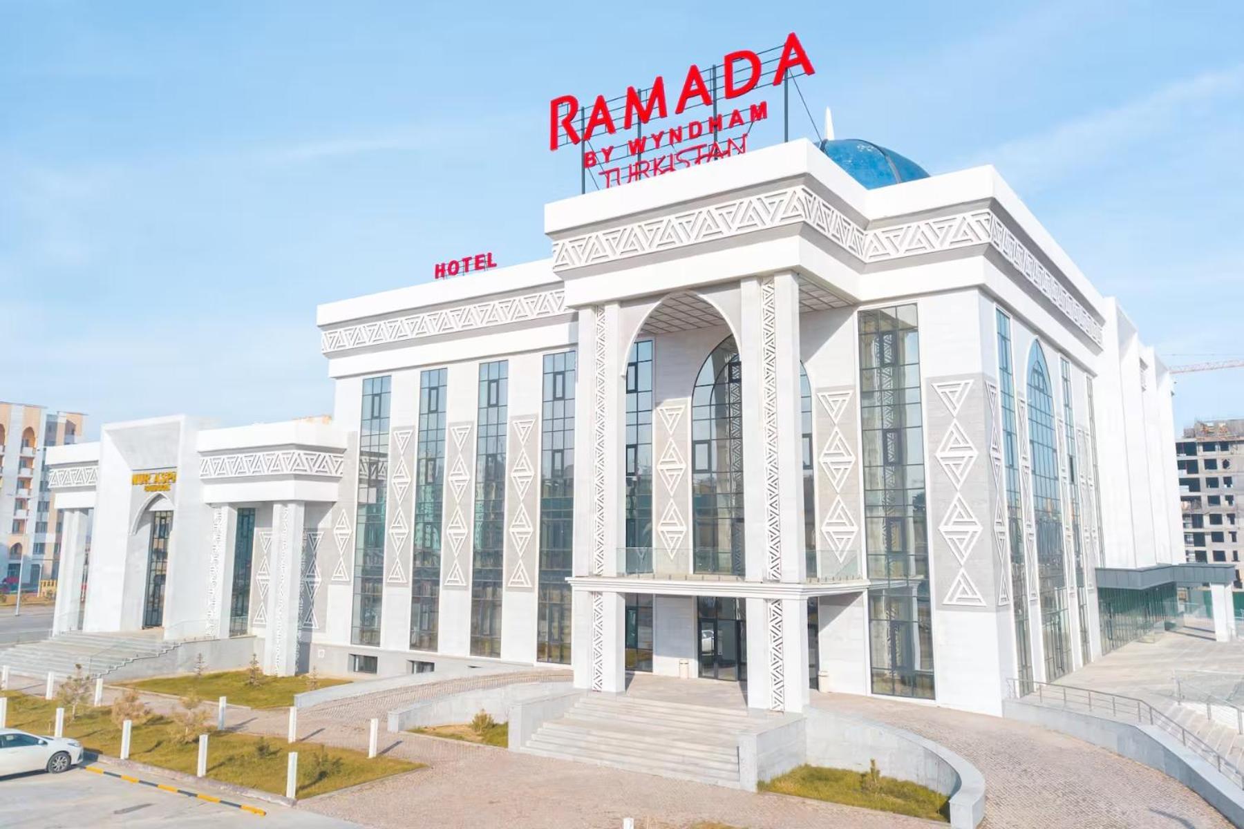 Ramada By Wyndham Turkistan 호텔 외부 사진